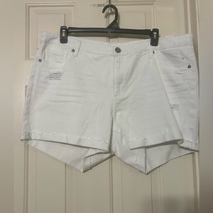 KUT from the Koth white Katy boyfriend shorts size 18 W